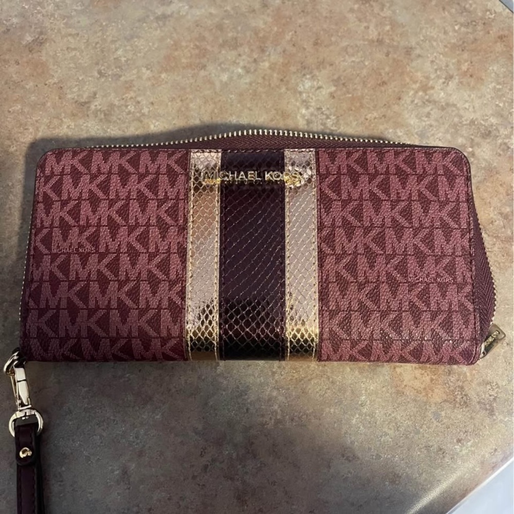 Michael Kors jetset large wallet